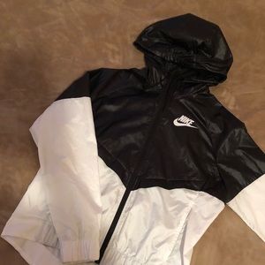 Women’s nike windbreaker